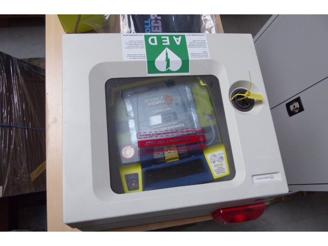 Mobiele defribilator aeg - afbeelding 1 van  2