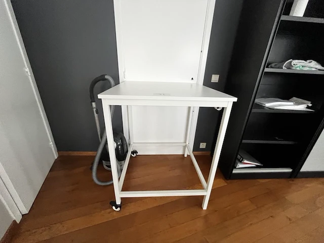 Mobiele hoge tafel - afbeelding 1 van  2