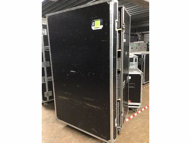 Mobiele keuken flightcase kit - garderobe voorraad planken - afbeelding 2 van  3