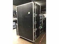 Mobiele keuken flightcase kit - koelkast met vriesvak - amerikaanse koelkast - water- en ijsdispenser - afbeelding 3 van  4