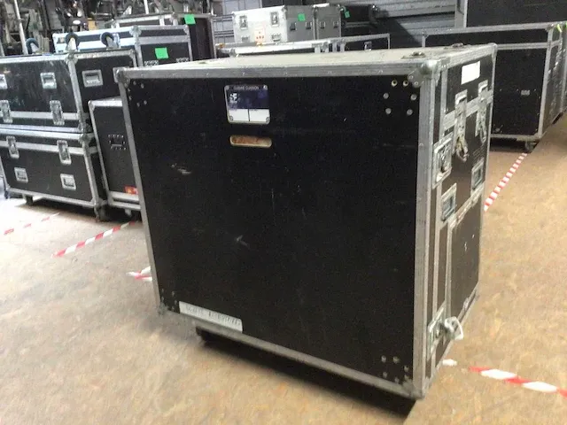 Mobiele keuken flightcase kit - kookwerkblad met kookplaat pro opberglades - tafeldeksel - afbeelding 1 van  4