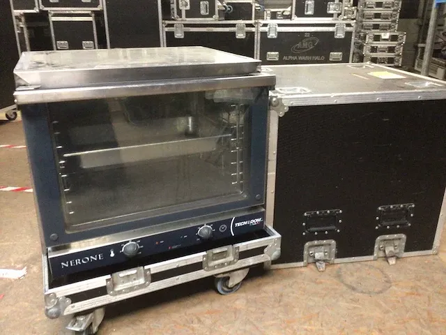 Mobiele keuken flightcase kit - pro cooking oven - afbeelding 1 van  4