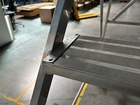 Mobiele ladder met platform verma - afbeelding 3 van  5