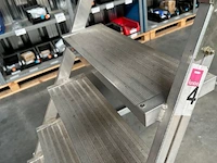 Mobiele ladder met platform - afbeelding 4 van  5