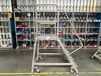 Mobiele ladder met platform - afbeelding 1 van  5