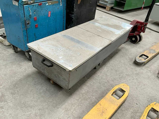 Mobiele materialenbak - afbeelding 1 van  4