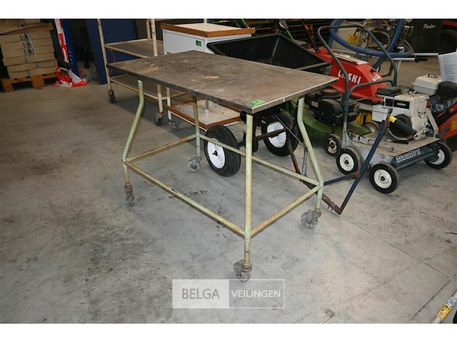 Mobiele metalen tafel - afbeelding 1 van  5