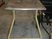 Mobiele metalen tafel - afbeelding 3 van  5