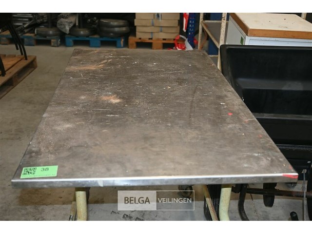 Mobiele metalen tafel - afbeelding 4 van  5