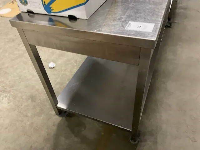 Mobiele rvs werktafel - afbeelding 3 van  7