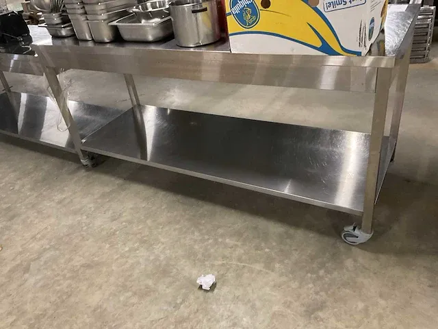 Mobiele rvs werktafel - afbeelding 6 van  7