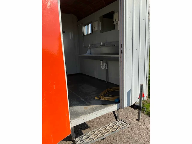 Mobiele sanitair-toilet unit - afbeelding 9 van  33