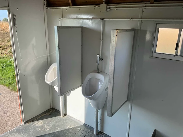 Mobiele sanitair-toilet unit - afbeelding 10 van  33
