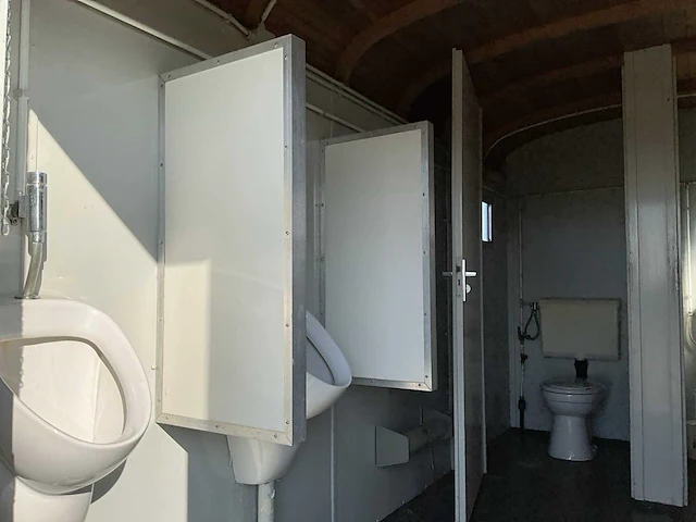 Mobiele sanitair-toilet unit - afbeelding 18 van  33