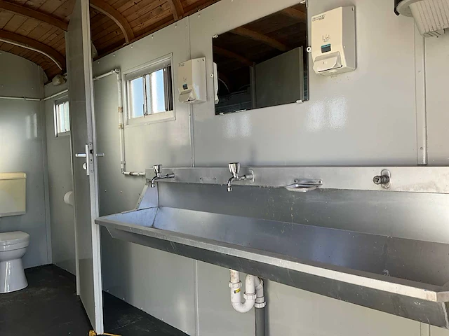 Mobiele sanitair-toilet unit - afbeelding 19 van  33
