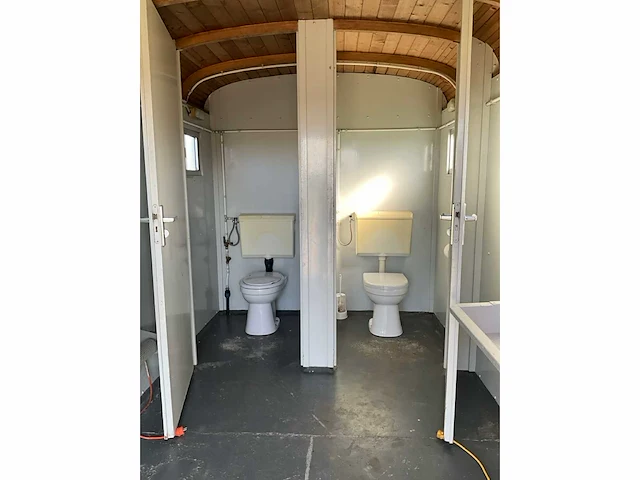 Mobiele sanitair-toilet unit - afbeelding 12 van  33