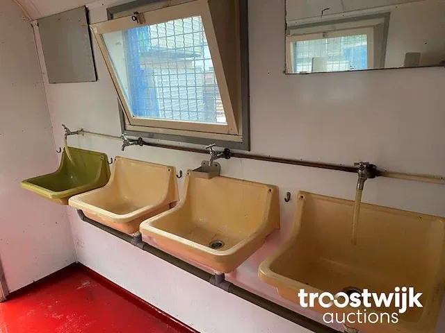 Mobiele sanitairunit - afbeelding 8 van  24