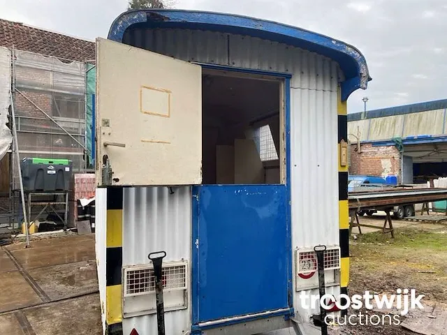 Mobiele sanitairunit - afbeelding 11 van  24