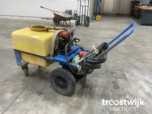 Mobiele spuitmachine - afbeelding 1 van  8