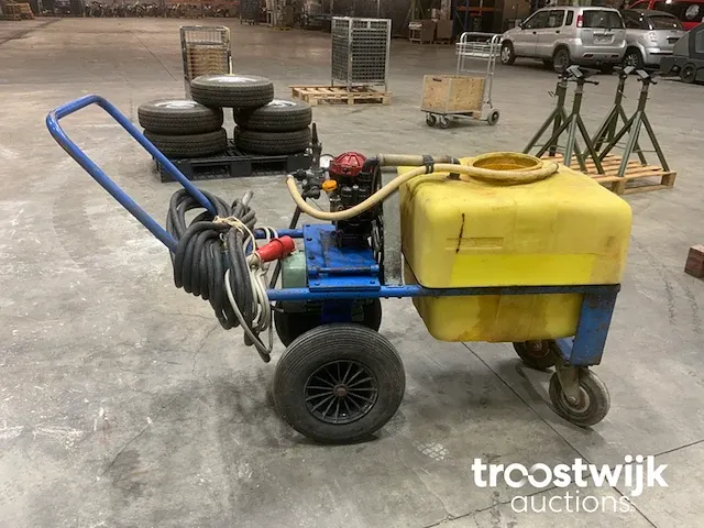 Mobiele spuitmachine - afbeelding 5 van  8