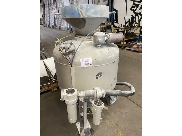 Mobiele straaltechniek zandstraalmachine - afbeelding 1 van  10