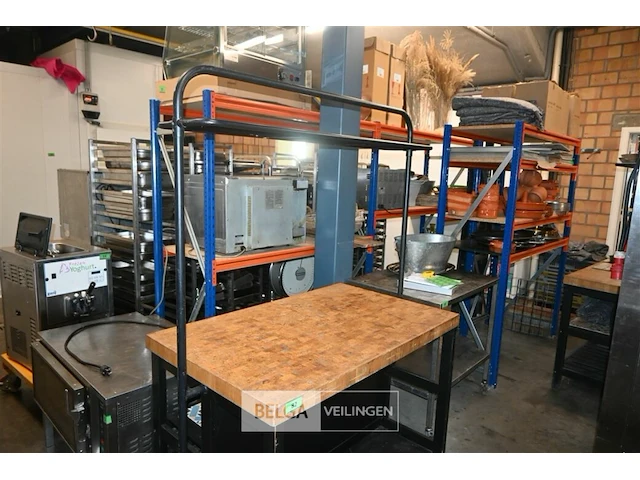 Mobiele tafel met houten blad - afbeelding 3 van  7