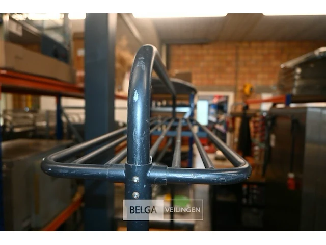 Mobiele tafel met houten blad - afbeelding 4 van  7