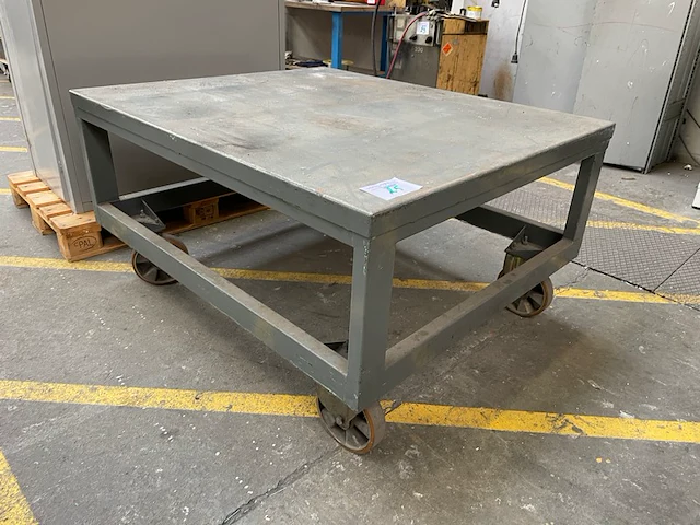 Mobiele tafel - afbeelding 1 van  1