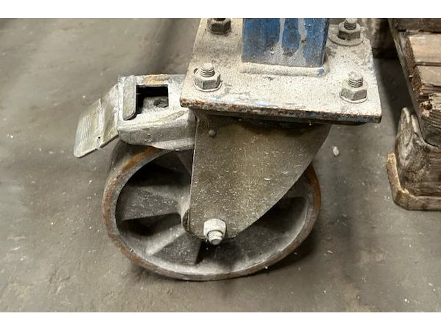 Mobiele tafel - afbeelding 3 van  3