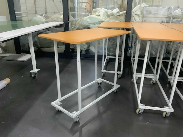 Mobiele tafels (10x) - afbeelding 2 van  3