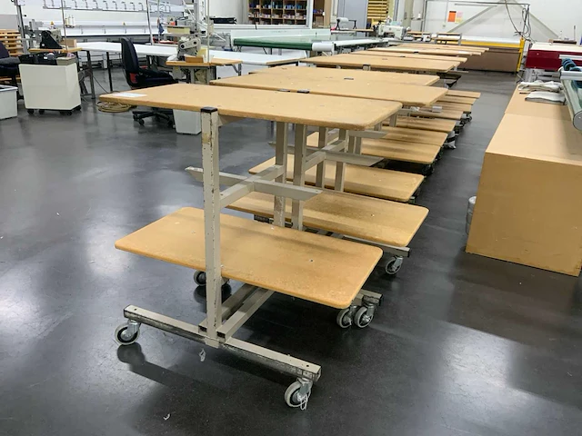 Mobiele tafels (10x) - afbeelding 3 van  4