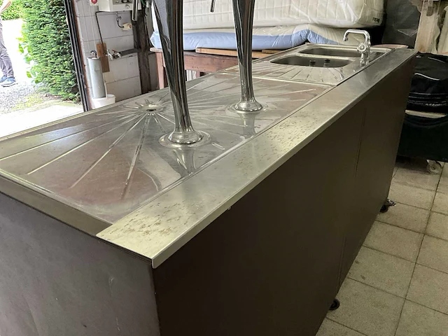 Mobiele tapinstallatie met spoelbak - afbeelding 4 van  8