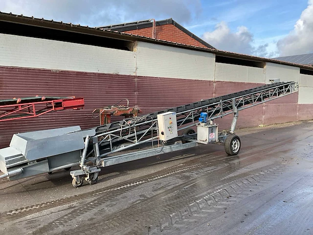 Mobiele transportband 380v 11000mm hydraulisch verstelbaar - afbeelding 9 van  16