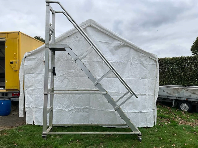 Mobiele trap - aluminium - afbeelding 1 van  8