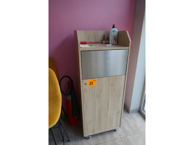 Mobiele vuilnisbak + brandblusser - afbeelding 1 van  3