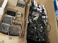Mobiele werktafel en inhoud - afbeelding 9 van  10