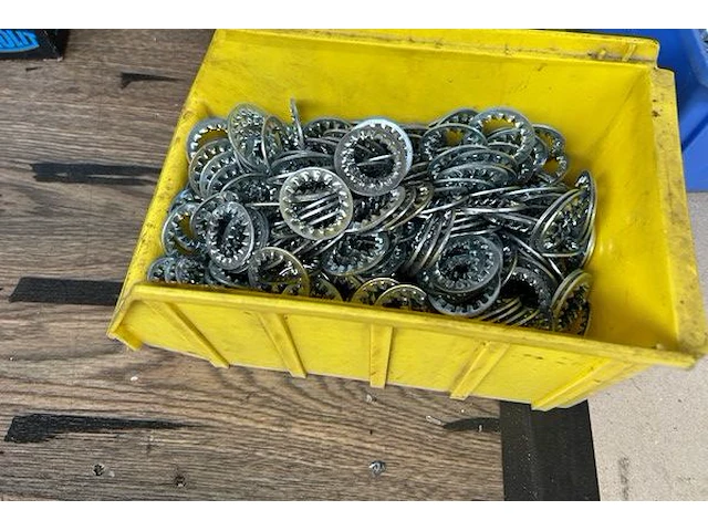 Mobiele werktafel en inhoud - afbeelding 10 van  10