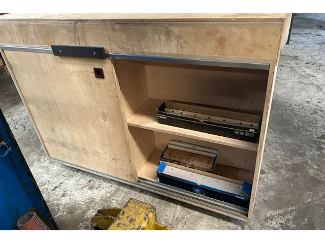 Mobiele werktafel met inhoud - afbeelding 3 van  11
