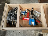 Mobiele werktafel met inhoud - afbeelding 4 van  11