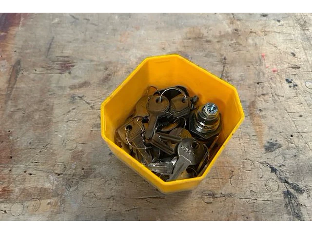 Mobiele werktafel met inhoud - afbeelding 10 van  11