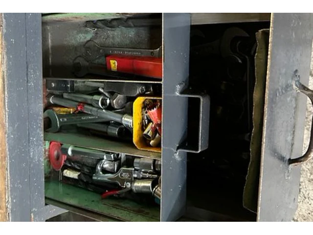 Mobiele werktafel met inhoud - afbeelding 5 van  6