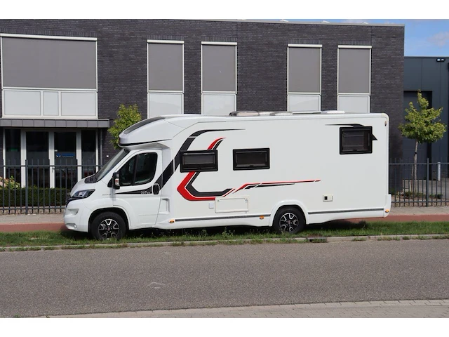 Mobilhome camper fiat challenger mageo 367 ga vip 2.3 multijet diesel 2018 (marge) - afbeelding 1 van  1