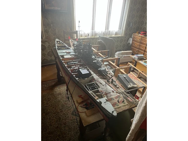 Modelboot - afbeelding 2 van  2
