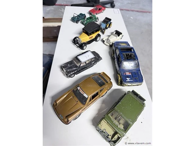 Modelbouwauto's 1/18 - 1/24 - afbeelding 1 van  4