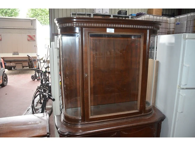 Modern rek 4 leggers afm. 100x36x136, vitrinekast 2 deuren 1 glazen deur afm. 100x44x180, verrijdbaar tv meubel afm. 70x52x70, salontafel houten blad metalen onderstel afm. 113x48x48 - afbeelding 4 van  9