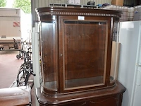 Modern rek 4 leggers afm. 100x36x136, vitrinekast 2 deuren 1 glazen deur afm. 100x44x180, verrijdbaar tv meubel afm. 70x52x70, salontafel houten blad metalen onderstel afm. 113x48x48 - afbeelding 4 van  9