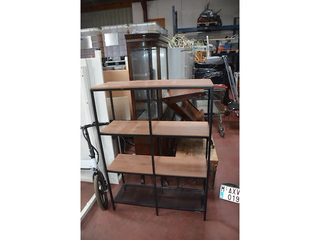 Modern rek 4 leggers afm. 100x36x136, vitrinekast 2 deuren 1 glazen deur afm. 100x44x180, verrijdbaar tv meubel afm. 70x52x70, salontafel houten blad metalen onderstel afm. 113x48x48 - afbeelding 8 van  9