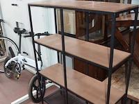 Modern rek 4 leggers afm. 100x36x136, vitrinekast 2 deuren 1 glazen deur afm. 100x44x180, verrijdbaar tv meubel afm. 70x52x70, salontafel houten blad metalen onderstel afm. 113x48x48 - afbeelding 9 van  9