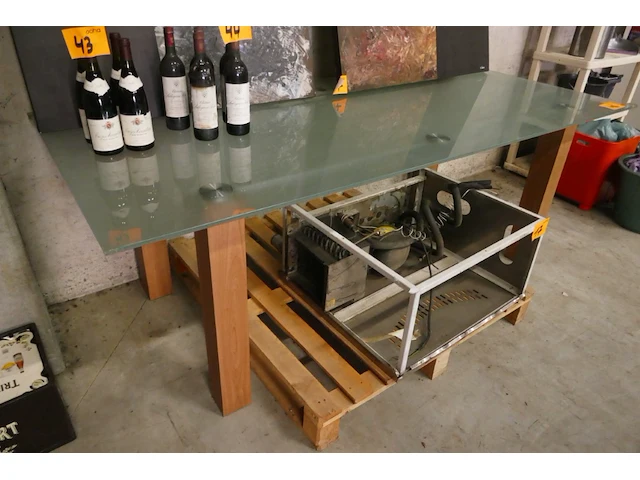 Moderne eetkamertafel met glazen blad - afbeelding 2 van  3