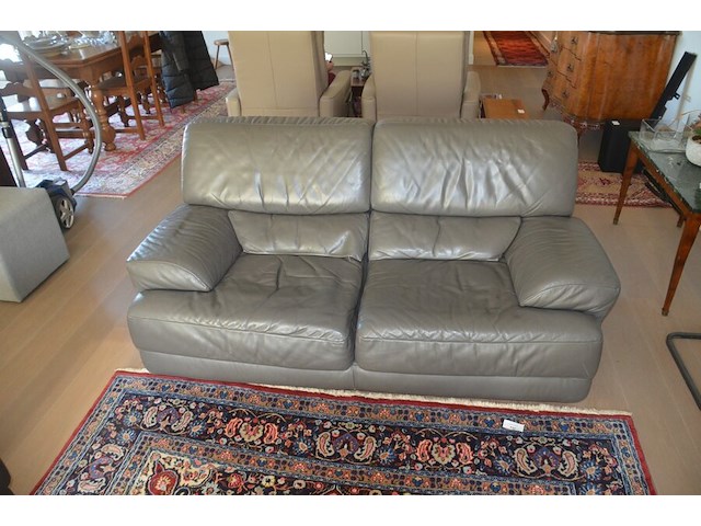 Moderne grijs lederen salon bestaande uit 3-2-1 zit, moderne rechthoekig glazen salontafel - afbeelding 5 van  14